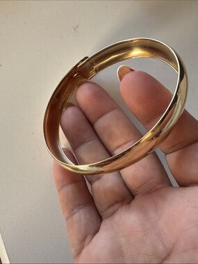 14K Solid Gold Hinged Bangle Bracelet